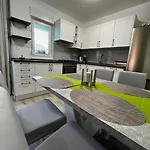 Centar Апартаменты Трибунь